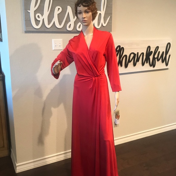 Beautiful floor length red wrap dress - Picture 2 of 4